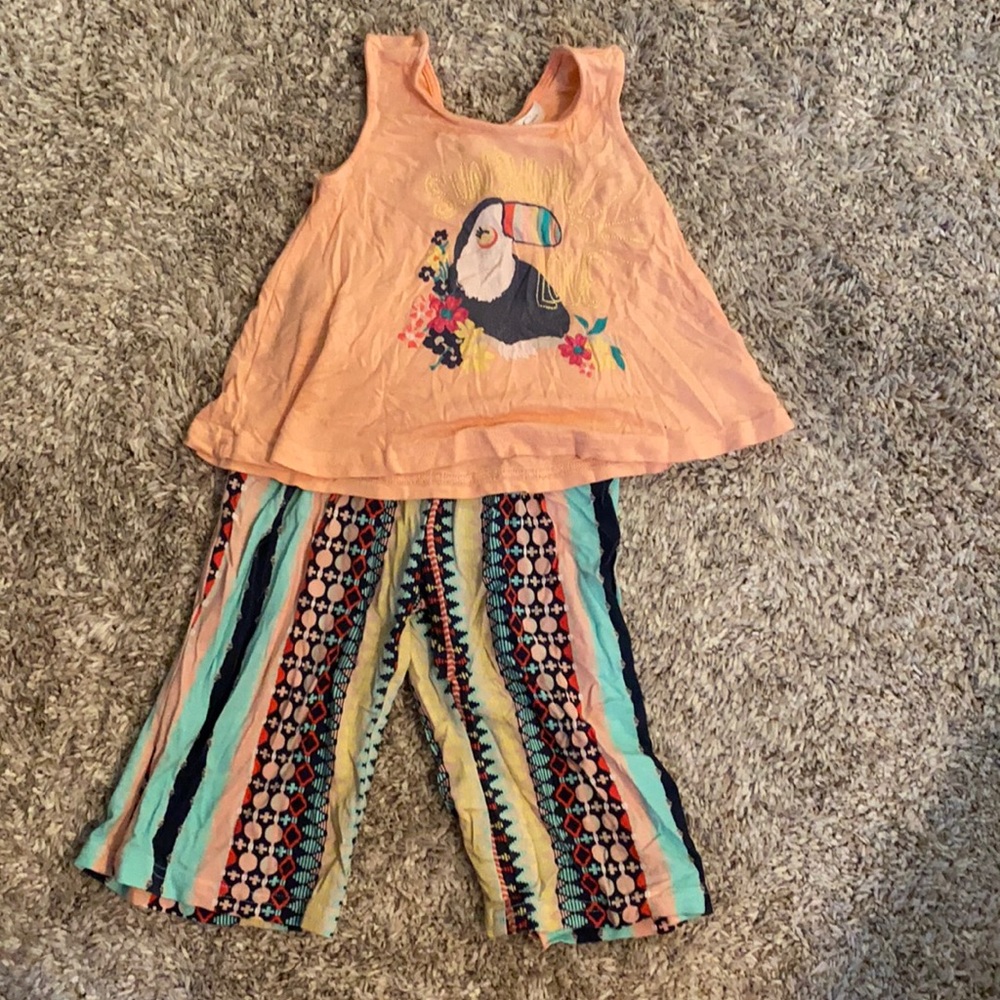 Toucan Jessica Simpson set